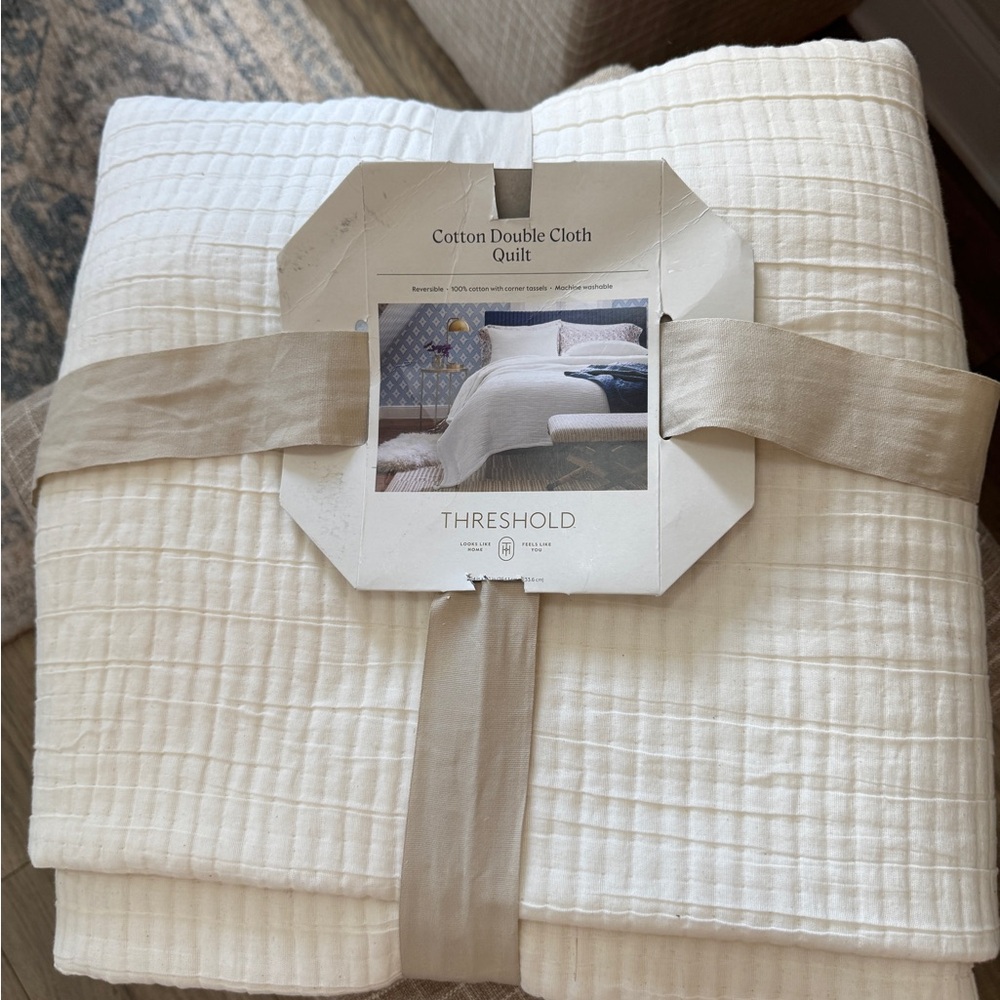 Threshold White Quilted Bedding Modern Minimalist Design-Queen